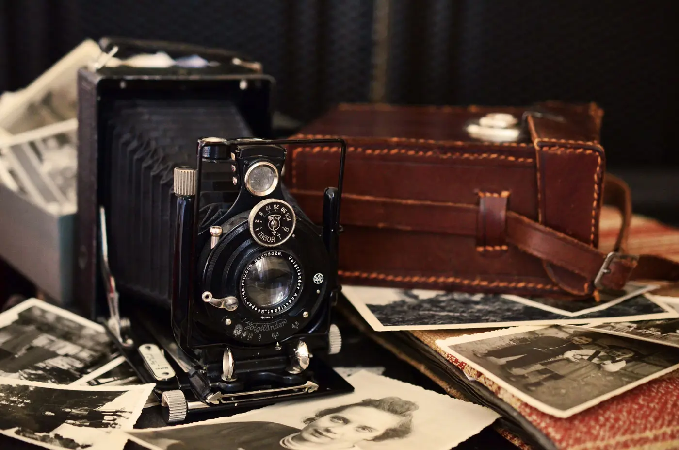 black-and-white-camera-photography-antique-old-nostalgia-889651-pxhere